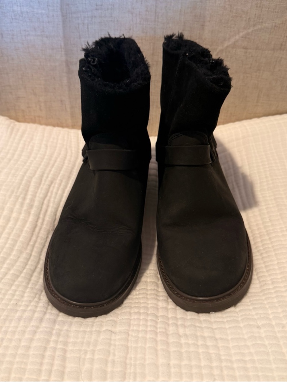 Women's Emu Australia Black Sherpa-Lined Winter Ankle Boots